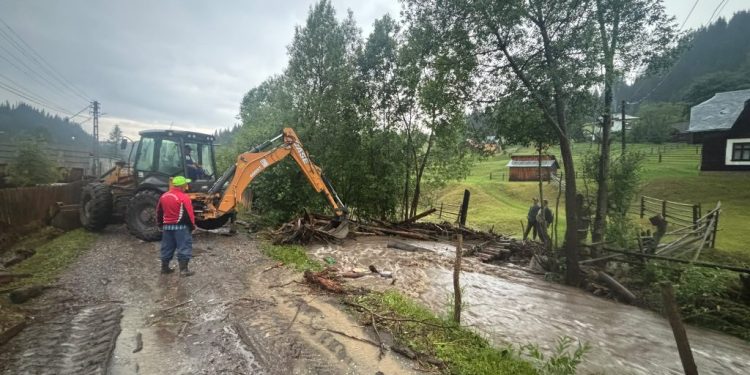 Instabilitatea atmosferică a creat ceva probleme la Cîrlibaba. Toate comitetele locale pentru situații de urgență din județul Suceava sînt în alertă