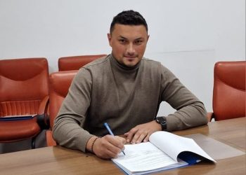 Primarul de la Horodnic de Jos, Ionel Andrișan, amendat cu 10.000 de lei pentru că a abandonat doi căței