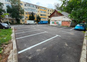 Garaje dărîmate și locuri de parcare amenajate, dar și clădiri care au nevoie de un var. Sau de un graffiti