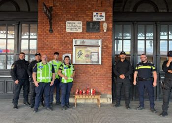 Lumînări și candele pentru Sorin Vezeteu, polițistul ucis în urmă cu 9 ani în Gara Burdujeni