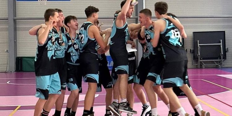 Academia Phoenix Suceava, 13 ani de baschet și educație prin sport. Andrei Tiperciuc, fondator: Încercăm să îi dezvoltăm pe copii multilateral, nu doar ca sportivi. Îi învățăm să găsească bucuria de a trăi în fiecare zi