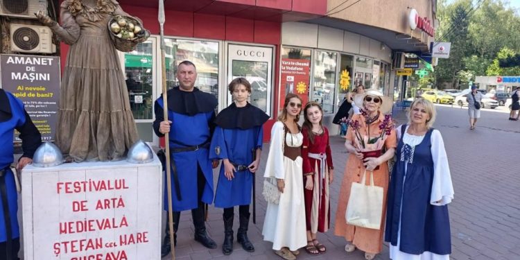 Statuile vivante anunță Festivalul Medieval de la Suceava: Cetatea de Scaun va prinde din nou viață