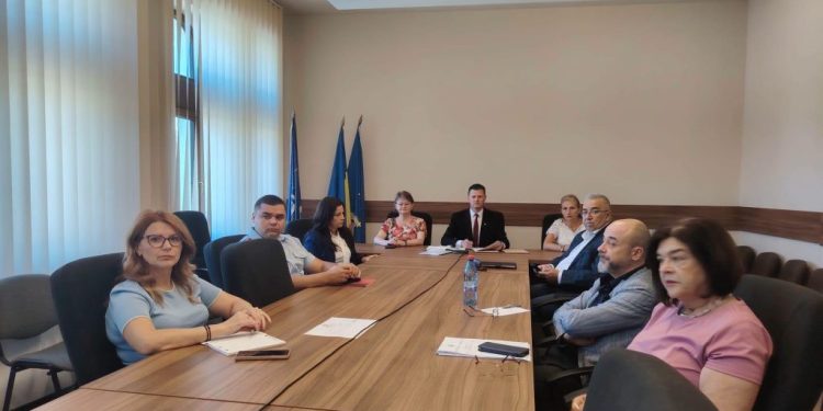 95 de proiecte PNRR din județul Suceava trebuie recepționate pînă la 31 august. Prefectul Bogdan George Păstrăv le cere primarilor să acorde prioritate acestor proiecte