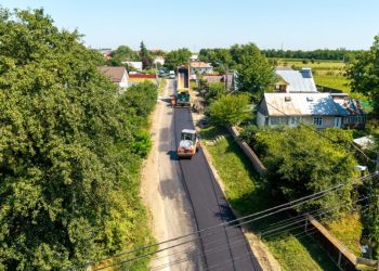 Drumul județean din Fîntîna Mare intră în reparații. Un tronson de trei kilometri va fi asfaltat pînă la sfîrșitul săptămînii