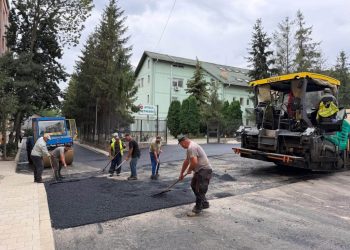 Lucrările continuă pe străzile Iacob Zadik, Bujorilor și Tineretului din Suceava