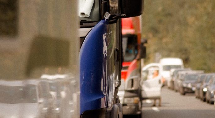 Protestul transportatorilor cu 500 de camioane, respins de Primăria Suceava