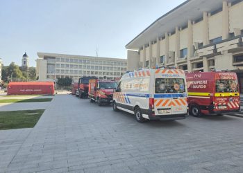 Cort dotat cu echipamente necesare pentru gestionarea cazurilor de deshidratare și hipertermie, inclusiv cu aer condiționat, în centrul Sucevei