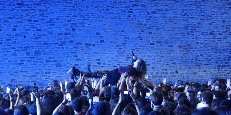 Emil Ursu: Le mulțumesc foarte mult celor care au ales să vină la Cetatea de Rock a Sucevei. Pînă la urmă, este un eveniment pentru Suceava și despre Suceava