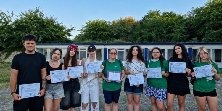Colegiul Național ”Dragoș Vodă” Cîmpulung, locul III la un concurs național de proiecte antidrog