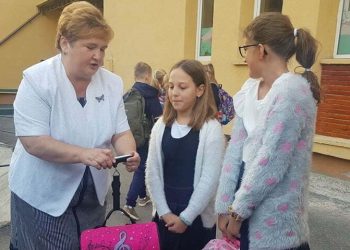 Felicitări și pensie frumoasă, Gabriela Mihai! Doamna profesoară Gabriela Mihai