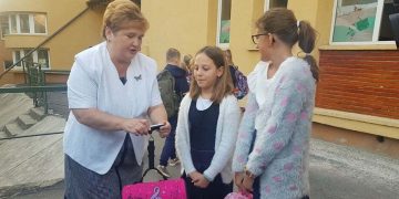 Felicitări și pensie frumoasă, Gabriela Mihai! Doamna profesoară Gabriela Mihai