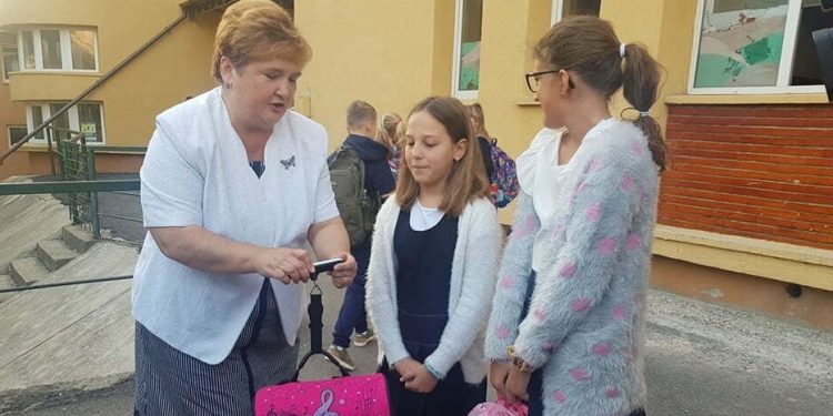Felicitări și pensie frumoasă, Gabriela Mihai! Doamna profesoară Gabriela Mihai