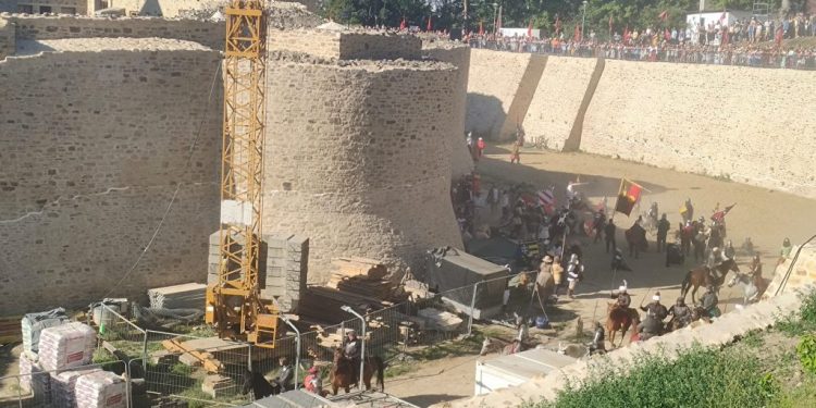 Număr impresionant de vizitatori ai Cetății de Scaun a Sucevei, pe perioada Festivalului de Artă Medievală ”Ștefan cel Mare”