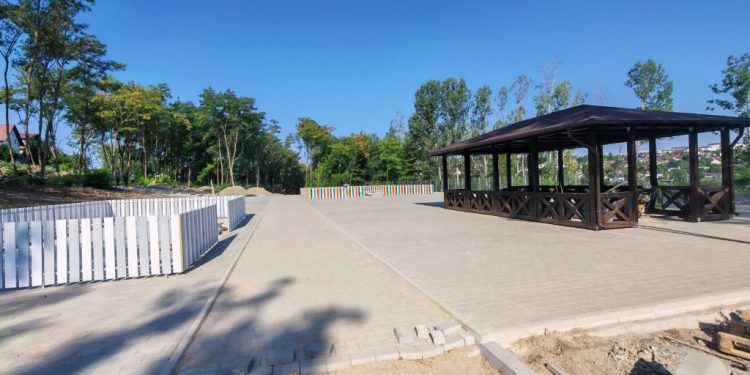 Parcul ”Regina Maria” din Ipotești va avea recepția parțială cel tîrziu la începutul lunii septembrie