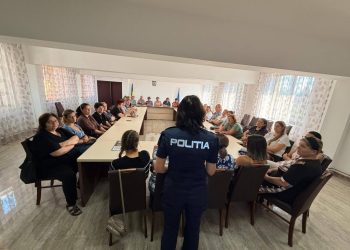 Polițiștii suceveni derulează, pînă pe 31 august, acțiuni de prevenire a consumului de droguri în rîndul copiilor din județ aflați în plasament