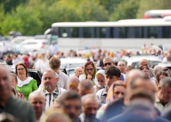 Mii de credincioși, la hramul Mănăstirii Sihăstria Râșcăi. Cu acest prilej, Gheorghe Șoldan a primit Ordinul „Sfîntul Mucenic Ioan cel Nou de la Suceava”