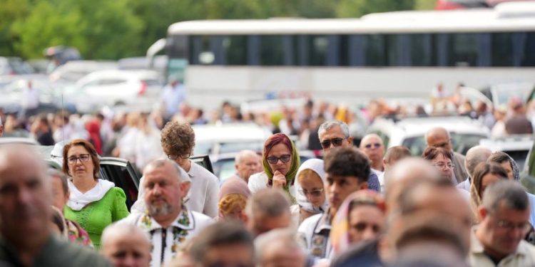 Mii de credincioși, la hramul Mănăstirii Sihăstria Râșcăi. Cu acest prilej, Gheorghe Șoldan a primit Ordinul „Sfîntul Mucenic Ioan cel Nou de la Suceava”