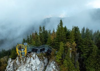 Aplicație bilingvă, româno-engleză, dedicată zonei din jurul Skywalk-ului de pe Rarău