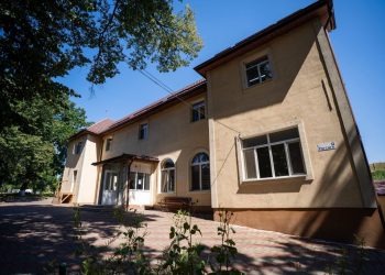 Secția de Psihiatrie Burdujeni va fi modernizată cu fonduri europene. Proiectul prevede modernizarea instalațiilor sanitare, electrice și termice, precum și recompartimentarea grupurilor sanitare din toate pavilioanele