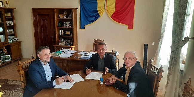 Piața Produselor Montane, la Vatra Dornei, la sfîrșitul lunii august