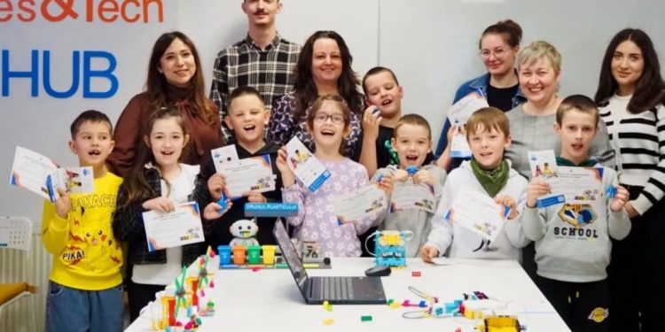 Robotică, AI și LEGO: Tales & Tech HUB aduce noi programe pentru copiii din Suceava