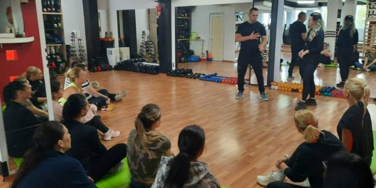 IPJ Suceava: ”Violența domestică nu începe cu o lovitură”. Workshop de autoapărare pentru femei și fete