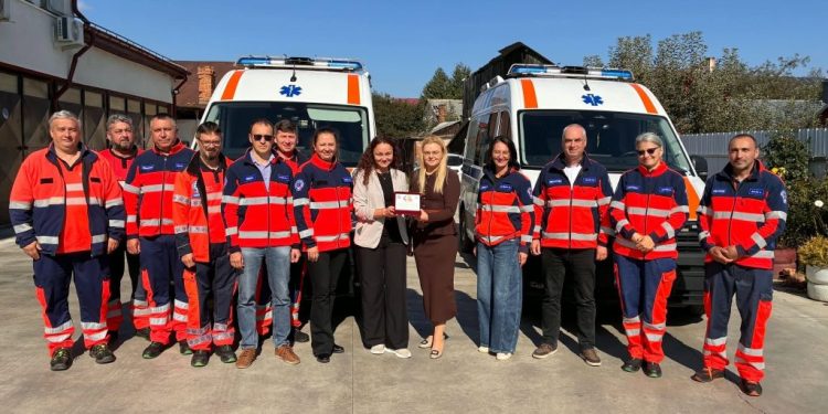 Sprijin de 15.000 de euro pentru Ambulanța Rădăuți. SAJ Suceava: ”EGGER, un partener de încredere”