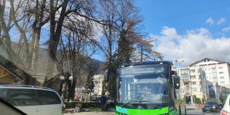 Toți elevii domiciliați în Cîmpulung Moldovenesc au transport gratuit cu cele 4 autobuze electrice ale municipalității