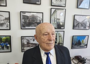 Cuvinte de apreciere, aplauze și un tort pentru artistul fotograf Dimitrie Balint, la împlinirea vîrstei de 96 de ani (Foto)