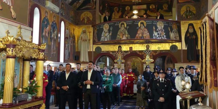 Slujbă la Biserica Militară din Suceava, prilejuită de prăznuirea Sfîntului Ierarh Iosif cel Nou de la Partoș, ocrotitorul spiritual al pompierilor din România