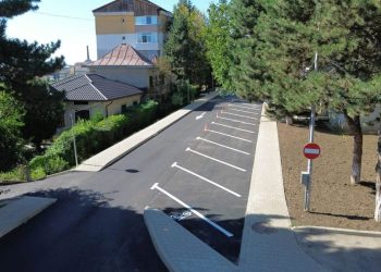 Strada Bujorilor din Burdujeni a fost reabilitată. Urmează plantări de copaci și lucrări la spațiile verzi