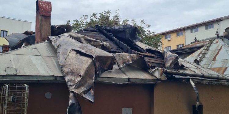 O nouă solicitare de sprijin pentru femeia de 85 de ani din cartierul Burdujeni a cărei casă a fost lovită de incendiu. Orice fel de sprijin este binevenit