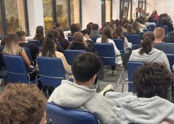 Elevii de la Colegiul ”Alexandru cel Bun”, informați de medici despre vaccinarea HPV