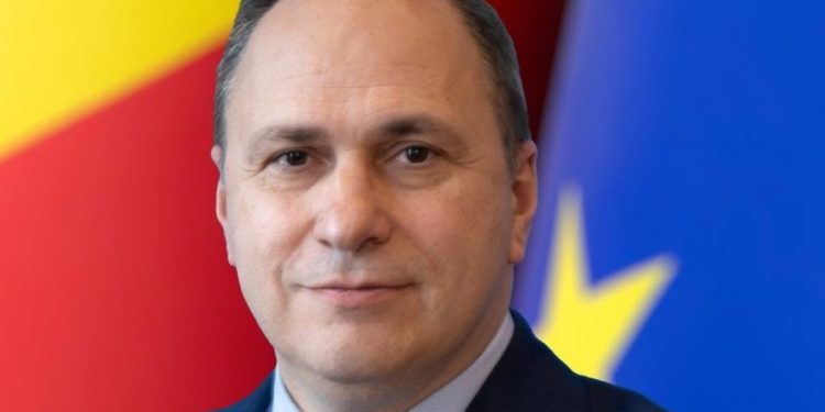 Ministerul condus de Mihai Dimian lansează un program de peste 1,21 miliarde de lei pentru prevenirea timpurie a abandonului școlar și a analfabetismului funcțional