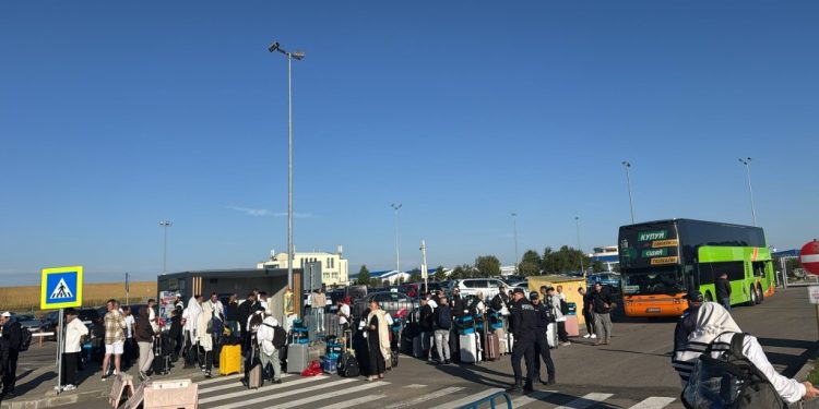 Prefectura Suceava: Aproximativ 7.000 de pelerini evrei hasidici au trecut prin Suceava către Ucraina fără incidente