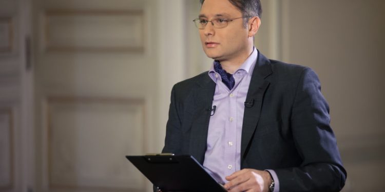 Luca Niculescu, una dintre variantele pentru funcția de premier. Analistul economic Daniel Apostol: Un om cu un bagaj intelectual și cultural deosebit. Însă, orice premier are nevoie de ”o susținere politică reală, nu doar una de fanfară, de fanfaronadă, chiar, televizabilă”