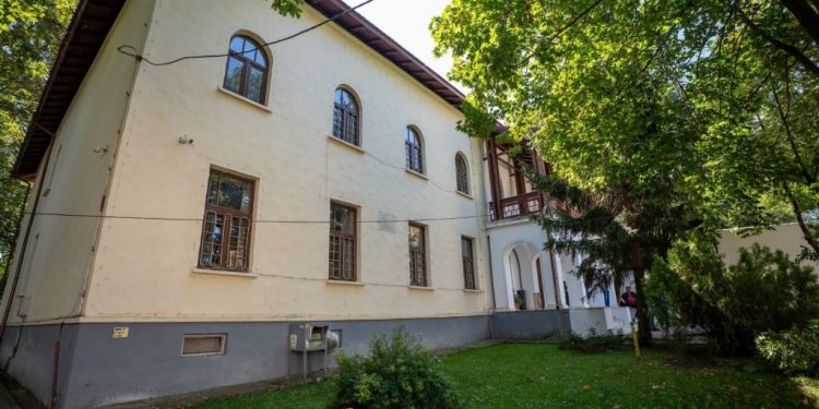 Emil Ursu: ”Muzeul de Științele Naturii s-a transformat în cel mai învechit muzeu”. Lucrările de reabilitare au început: ”Consiliul Județean s-a implicat masiv. Noi am mutat tot muzeul”
