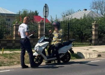 Acțiune a poliției care i-a vizat pe conducătorii de biciclete, trotinete, mopede și motociclete. Au fost aplicate 211 sancțiuni contravenționale