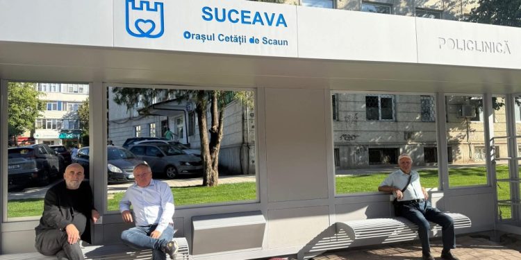 Cărți în stația de autobuz de la ”Policlinică”. Vasile Rîmbu: Citești primele rînduri acolo, o iei acasă, o descoperi, iar la final o aduci înapoi pentru următorul