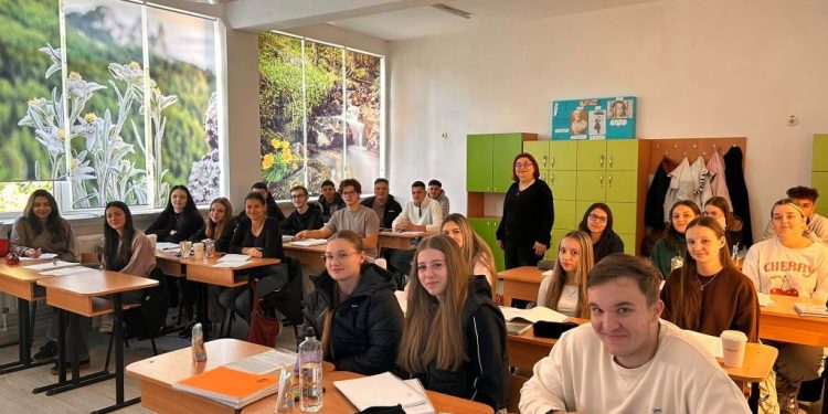 La Colegiul Silvic ”Bucovina”, pregătirea pentru Bac a început deja. Directoarea Alina Cuciurean: ”Cînd o luăm din timp sîntem liniștiți”