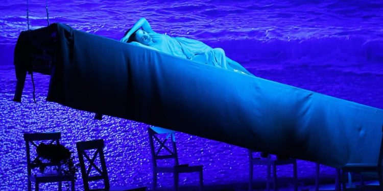 ”Cioburi”, despre conflictele din sînul unei familii care ajunge în pragul destrămării. Spectacolul va avea loc sîmbătă, 19 septembrie, la Teatrul ”Matei Vișniec”