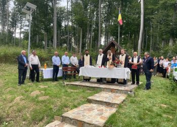 Slujbă de resfințire a troiței de la Adîncata, în prima zi a noului an bisericesc