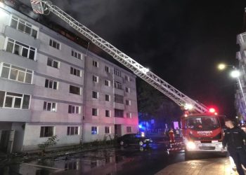 Prefectura Suceava: Incendiul din Burdujeni este localizat. Au fost pregătite locuri de cazare pentru locatari