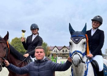 Două eleve din Rădăuți, un loc I și două locuri V la la finala Campionatului Național de Cai Debutanți