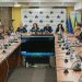 Proiectul privind reducerea taxei de parcare de la 500 de lei la 100 de lei și cel referitor la returnarea banilor celor care au plătit parcarea din aprilie încoace nu au mai intrat la vot. Consiliul Local Suceava nu a avut cvorum