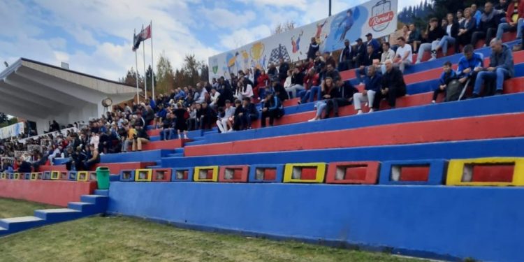 Primarul Mihăiță Negură: CSM Rarăul Cîmpulung Moldovenesc atrage publicul la meciurile sale. 90% dintre jucătorii echipei de Liga a IV-a sînt din zona Cîmpulung. Media de vîrstă este de 22 de ani