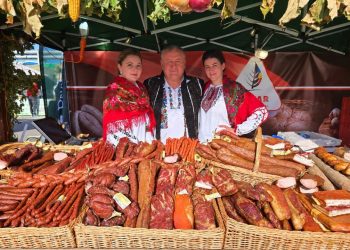 Producătorii, meșterii populari și artiștii din zona Fălticeni, prezență numeroasă la Tîrgul de Toamnă ”Produs în Bucovina”