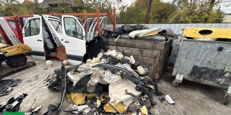 5 amenzi și activitatea unei firme suspendată, după controale la centre de de dezmembrări auto
