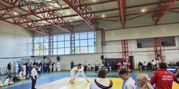 Clubul Motiuashi, cu 5 judoka la competiția de la Todirești. Trei sportivi au fost pe podium. La clubul fostului multiplului campion național și balcanic Adrian Szekely, care are centura neagră cu 5 dani, sînt sportivi de la 5 ani și pînă la 60 de ani