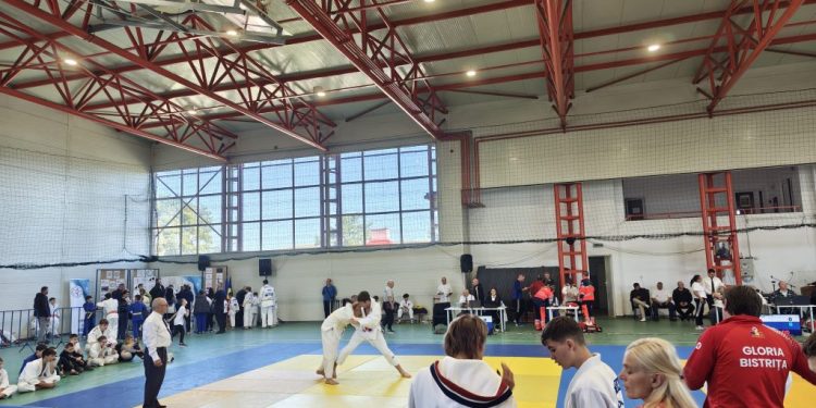 Clubul Motiuashi, cu 5 judoka la competiția de la Todirești. Trei sportivi au fost pe podium. La clubul fostului multiplului campion național și balcanic Adrian Szekely, care are centura neagră cu 5 dani, sînt sportivi de la 5 ani și pînă la 60 de ani
